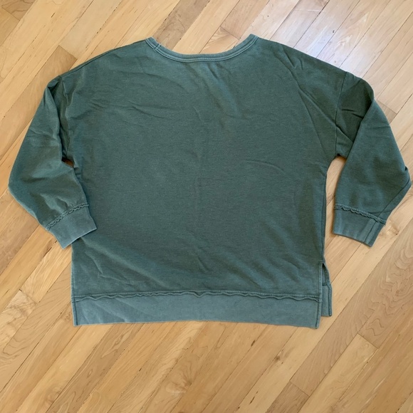 Buffalo David Bitton Washed Out Green Sweatshirt Ruffle Size XL - Picture 5 of 6